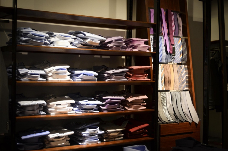 ecommerce-TOUDON-min_shirts_exhibition_shop_shopping_shelf_buy_business_clothing-940715